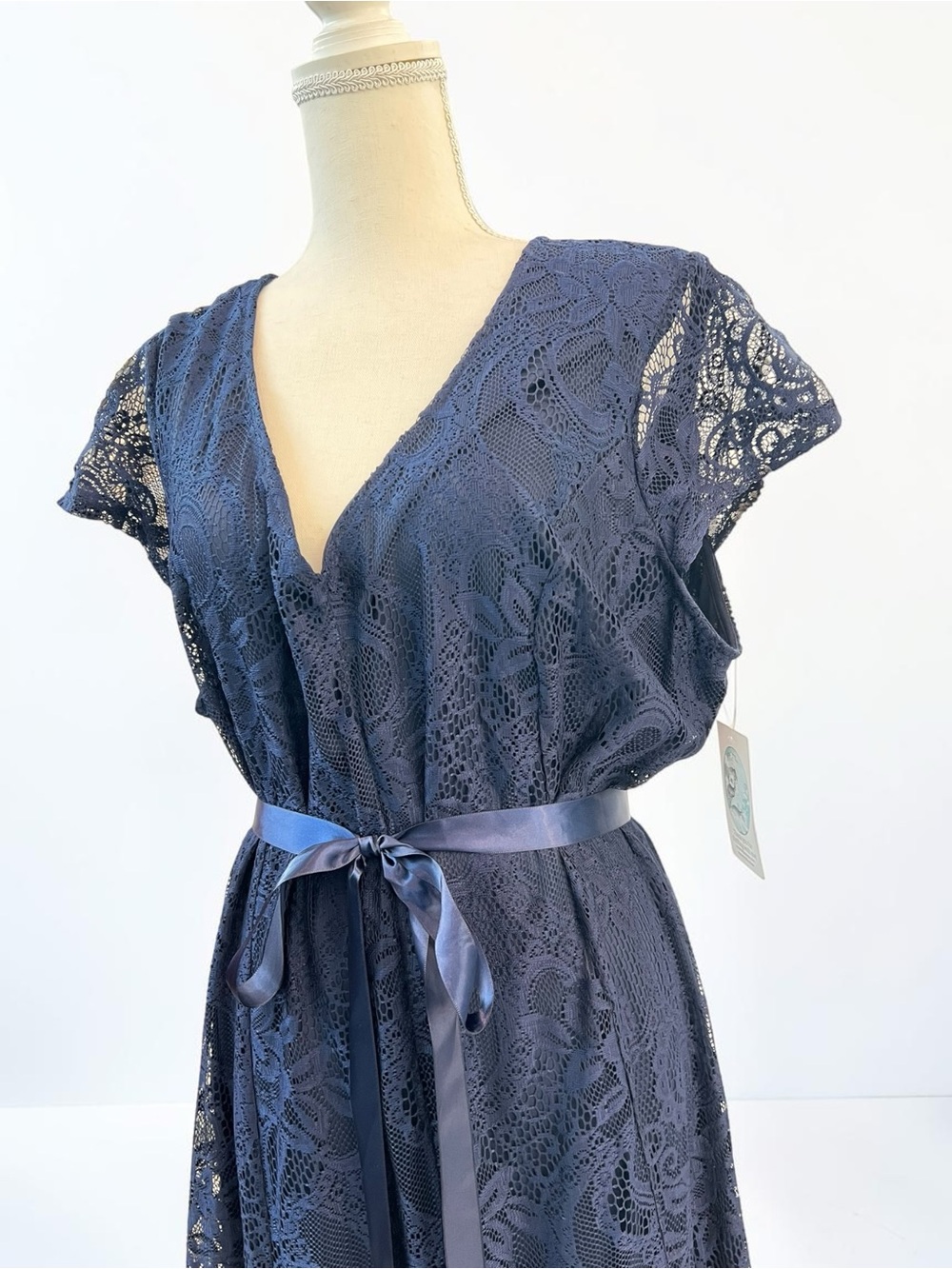 Navy Blue Lace V-Neck Maxi Evening Gown Dress with Satin Waist Tie 22/24 - Picture 3 of 10